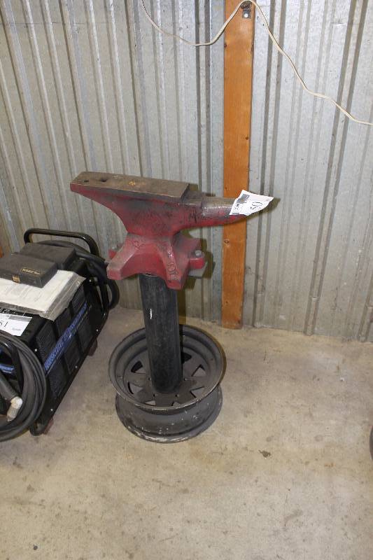 lot 50 image: Metal Anvil wStand.