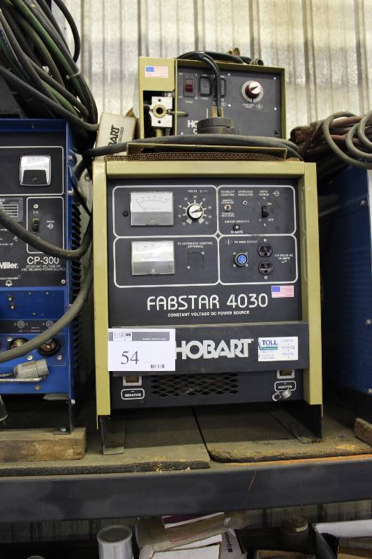 lot 54 image: Hobart Fabstar 4030 400 Amp Welder.