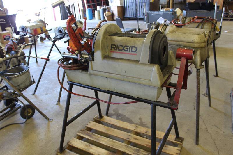 lot 48 image: Ridgid 1822-I Threading Machine wStand Model 1822-I.
