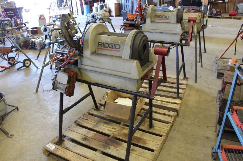 lot 39 image: Ridgid Threading Machine wStand Model 1822-I.