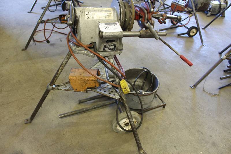 lot 40 image: Ridgid 15682 Model 300 T-2 Complete Pipe Threading Machine, 115v 53 x 48 x 55 Doesnt Run.