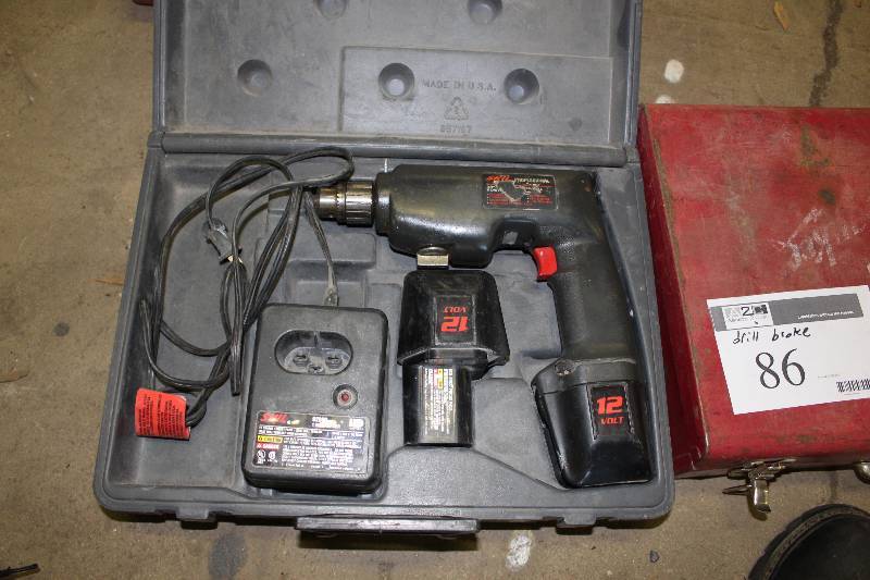 lot 85 image: Skil Power Drill wHard Case, Battery & Charger.