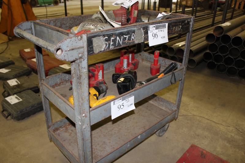 lot 96 image: Cart w3 Shelves & Wheels Does Not Include Contents 16 x 32 x 32.