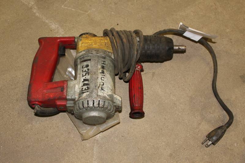lot 93 image: Hilti Hammer Drill wCord TE-17.