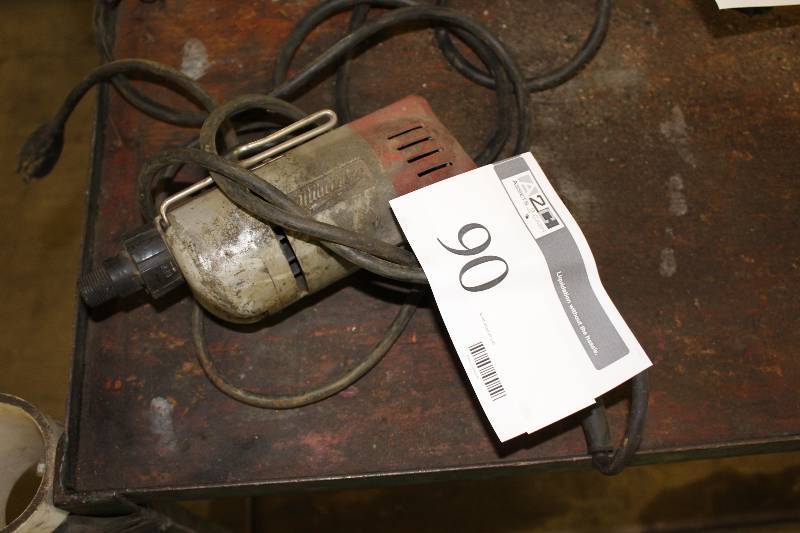 lot 90 image: Milwaukee Screw Shooter wCord.