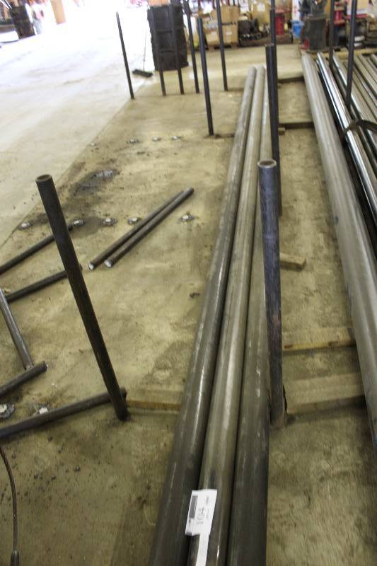 lot 104 image: Lot of (3) 4 x 21 SCH #40 Metal Pipe New.
