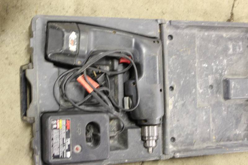 lot 78 image: Power Drill wHard Case, Battery & Charger.