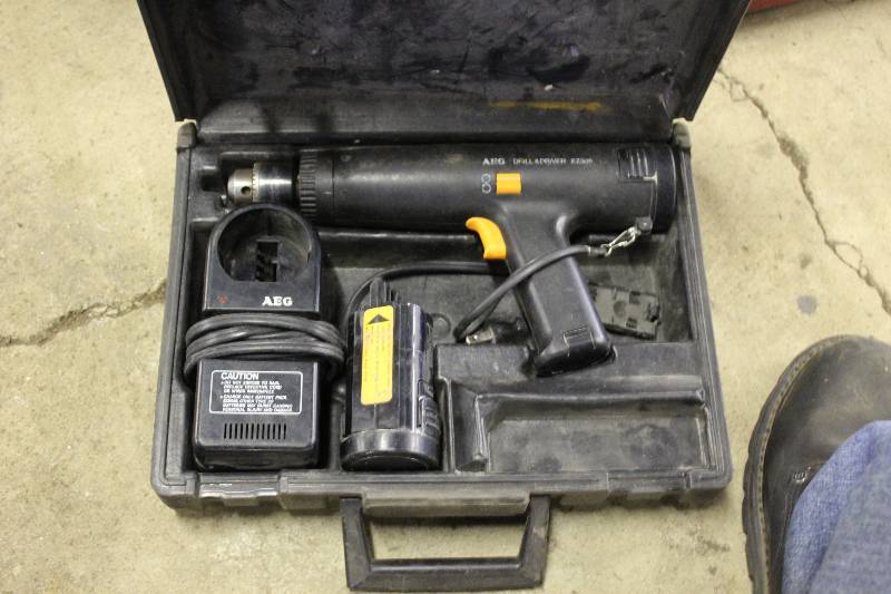 lot 77 image: AEG Drill & Driver wHard Case, Battery & Charger EZ505.