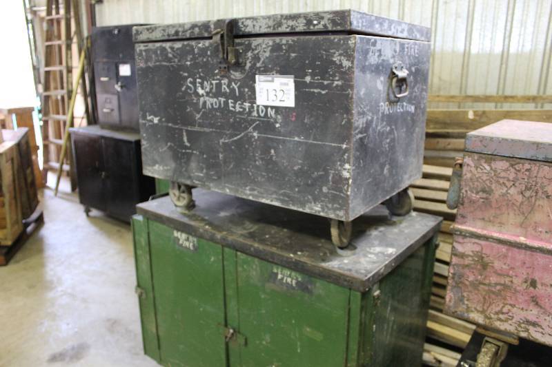 lot 132 image: Lot of (2) Metal Tool Boxes wLid & Wheels 26 x 36 x 28 26 x 45 x 38.