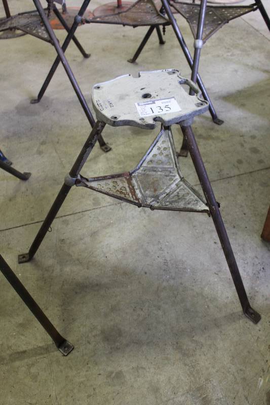 lot 135 image: Stand For Rigid 300 Pipe Threader.