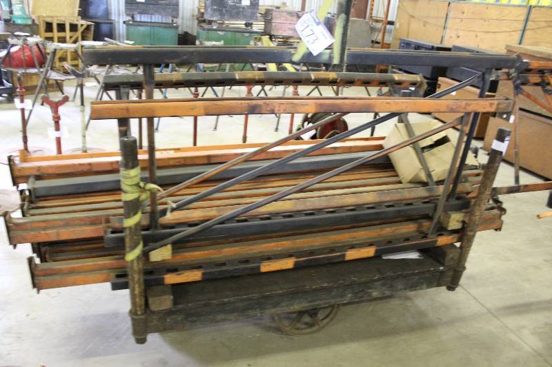 lot 173 image: Pallet Racking Lot Including Uprights, 10 x 2.5 (3) Uprights, 5.5 x 2.5 (3) Cross Beams, 8 x 3 (27).