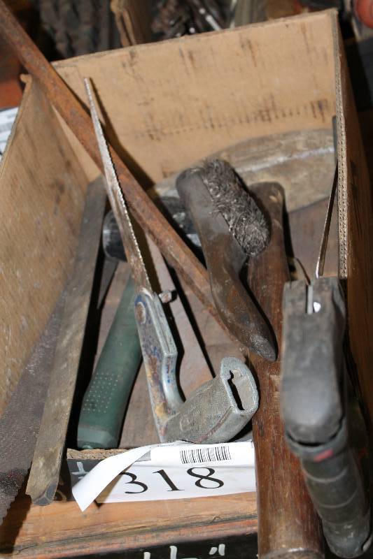 lot 318 image: Box Lot Including Hack Saw Wire Brush Hammers (2) And More.