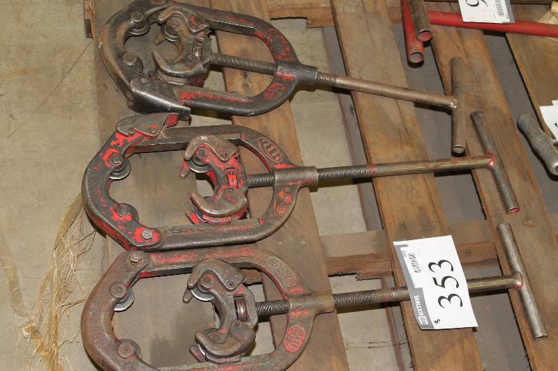 lot 353 image: Lot of (2) Reed Standard Wheel Pipe Cutter Cuts 2-4.
