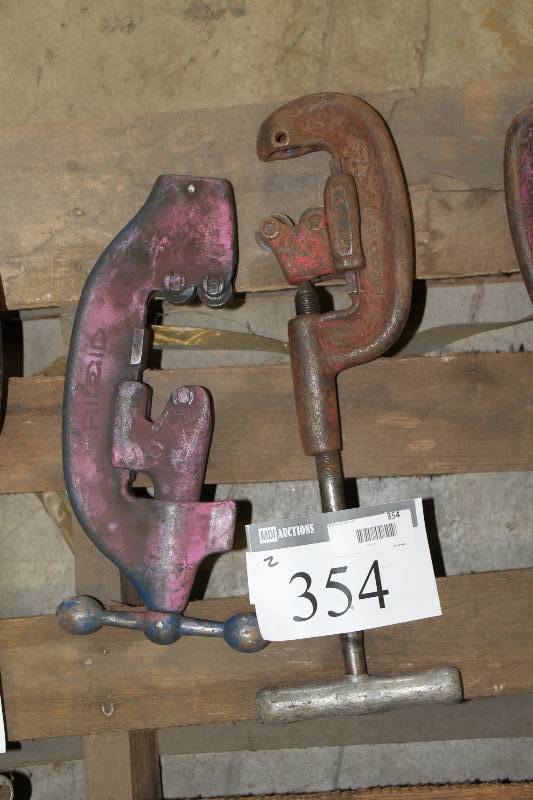 lot 354 image: Lot of (2) Ridgid Standard Wheel Pipe Cutter.
