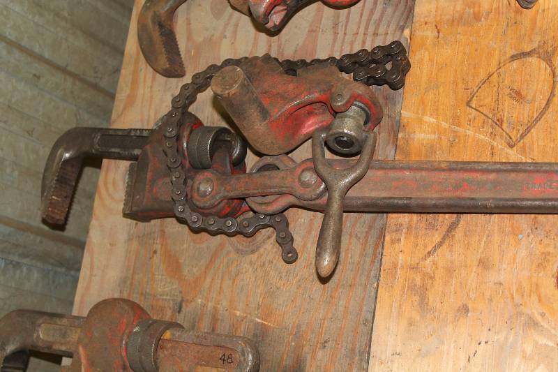 lot 372 image: Ridgid Compound Wrench.