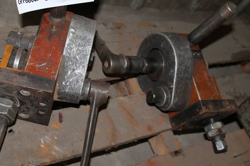 lot 411 image: Lot of (3) Hand Crank Groover.