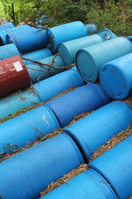 lot 752 image: Lot of (10) Blue Plastic Barrells wLids First Come First Serve.