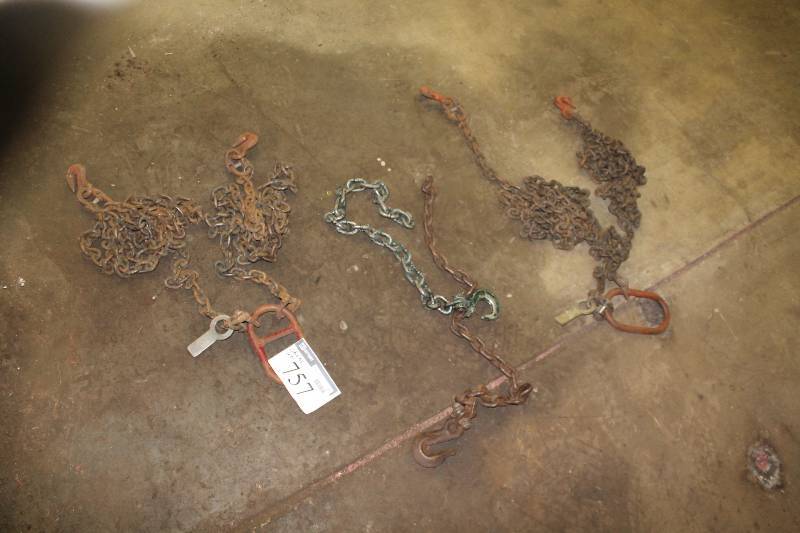 lot 757 image: Floor Lot Including Metal Chains & Attachments.