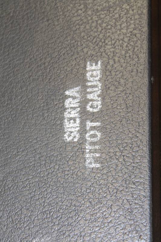 lot 683 image: Sierra Pitot Gauge wHard Case.