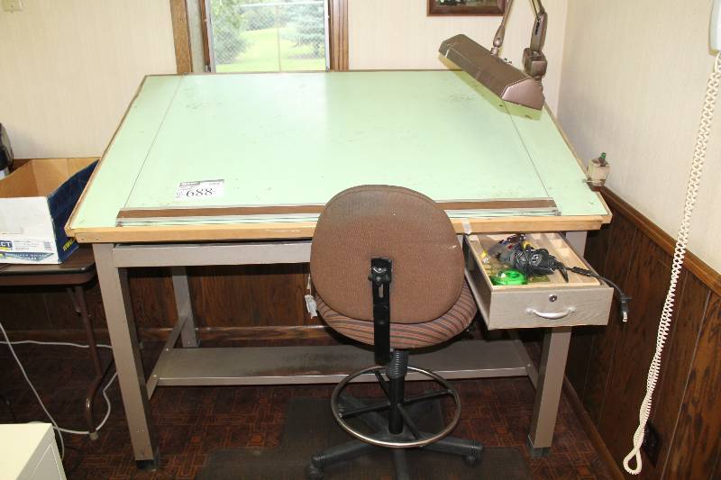 lot 688 image: Drafters Work Table Includes Chair & Contents 60 x 39 x 42.