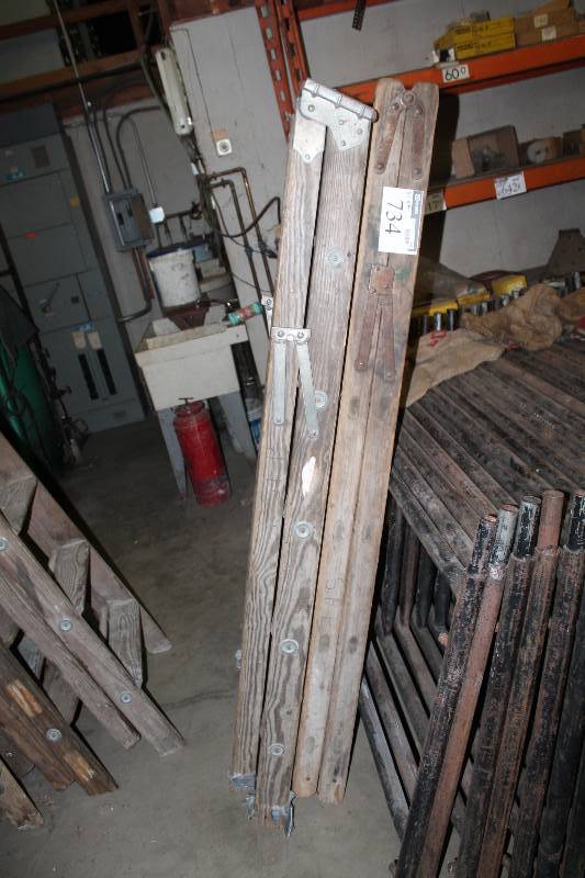 lot 734 image: Lot of (2) 6 Wooden Ladders.