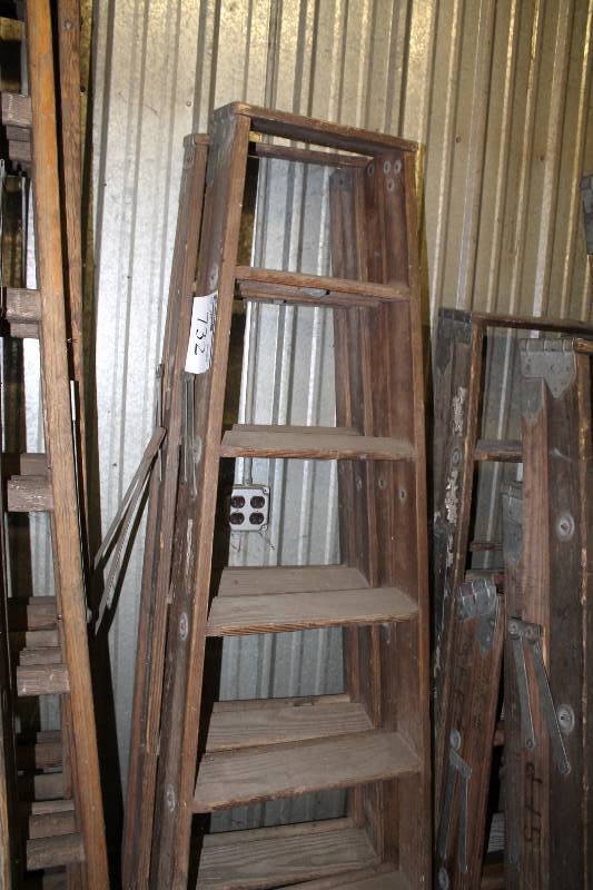 lot 732 image: Lot of (2) 7 Wooden ladders.