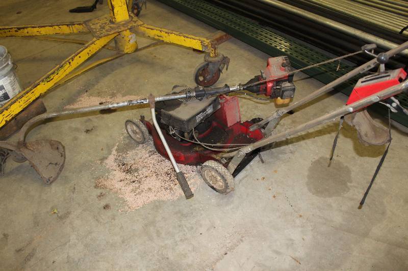 lot 200 image: Lot of (2) including Weed Whipper Homelite Lawn Mower 17 Cut St-185.
