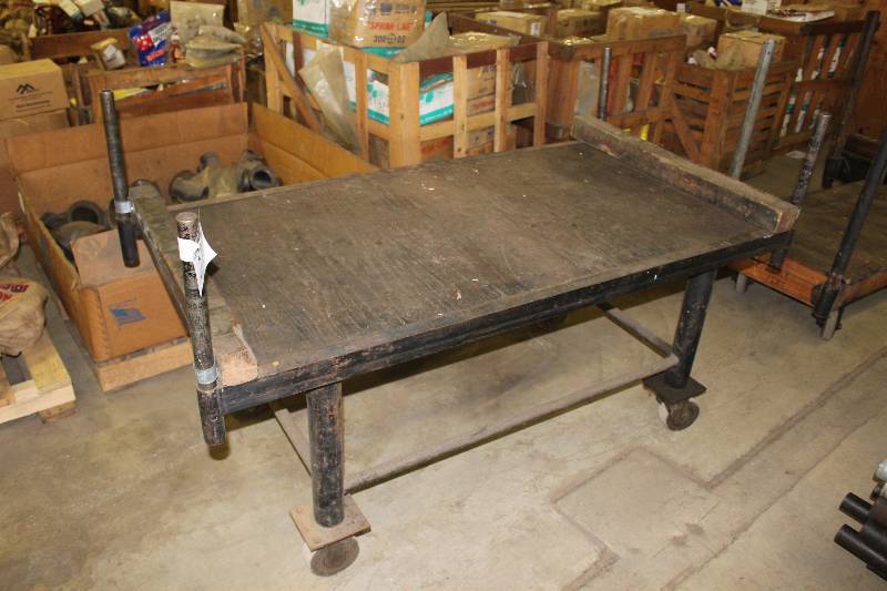 lot 216 image: Metal Cart wWheels & Lower Shelf 34 x 67 x 28.