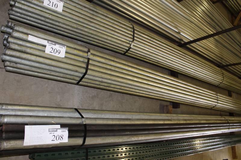 lot 209 image: Lot of (31) 1 14 x 21 #40 Valve Piping New.