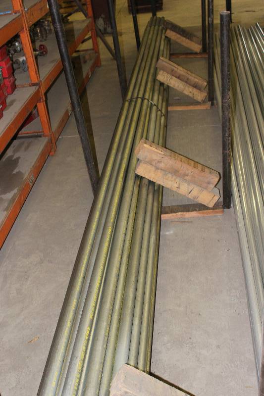 lot 213 image: Lot of (37) 1 12 x  21 #40 Galvanized Piping New.