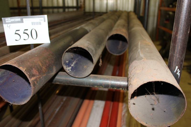 lot 550 image: Lot of (4) Pipes.