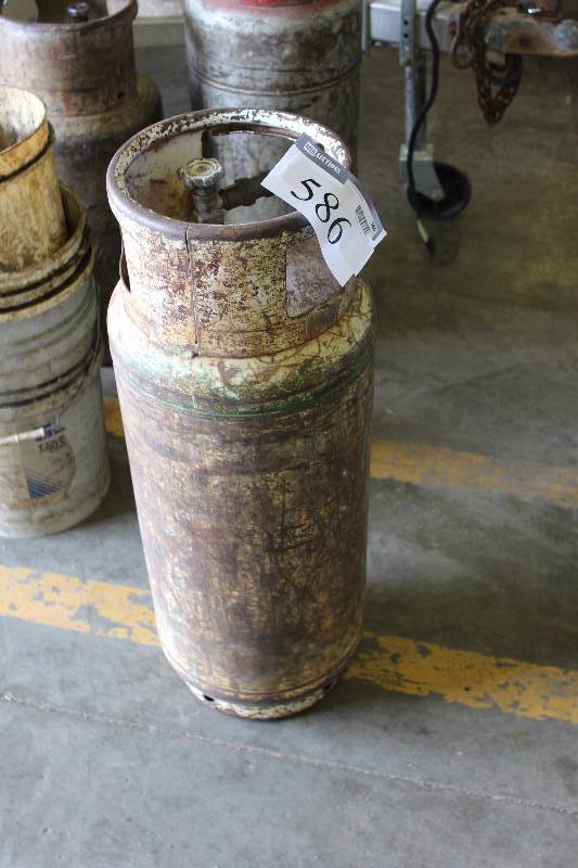 lot 586 image: Metal Propane Cylinder.