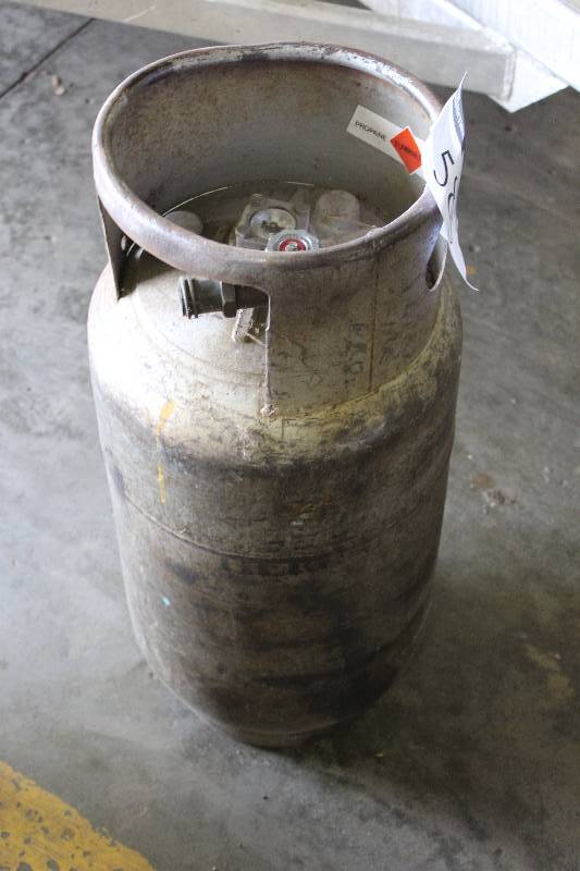 lot 585 image: Metal Propane Cylinder.