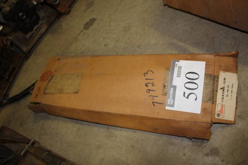 lot 500 image: Caulking Gun New In Package.