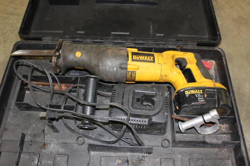 lot 477 image: DeWalt Saw-Z-All wHard Case, Battery Charger & 18V Battery.