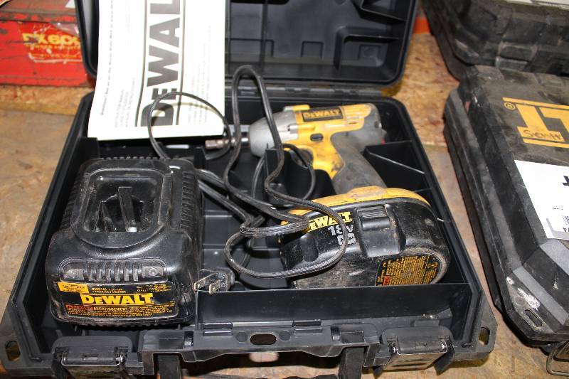 lot 476 image: DeWalt Heavy Duty 14 Cordless Impact Driver wCase & Acccesories.