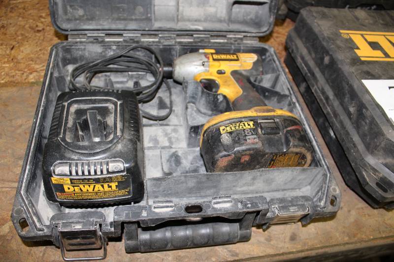 lot 474 image: DeWalt Heavy Duty 14 Cordless Impact Driver wCase & Acccesories.