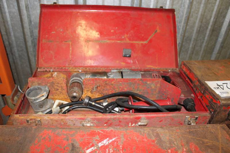 lot 430 image: Milwaukee Right Angle Drill wHard Case.