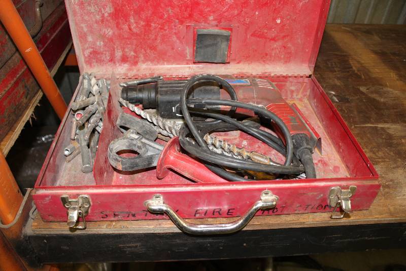 lot 422 image: Heavy-Duty Falcon Rotary Hammer wHard Case & Attachments.