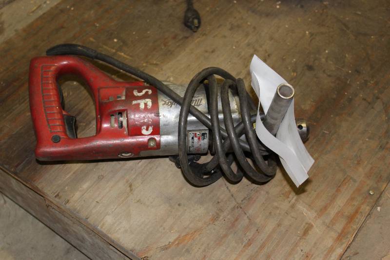 lot 448 image: Milwaukee Impact Driver.