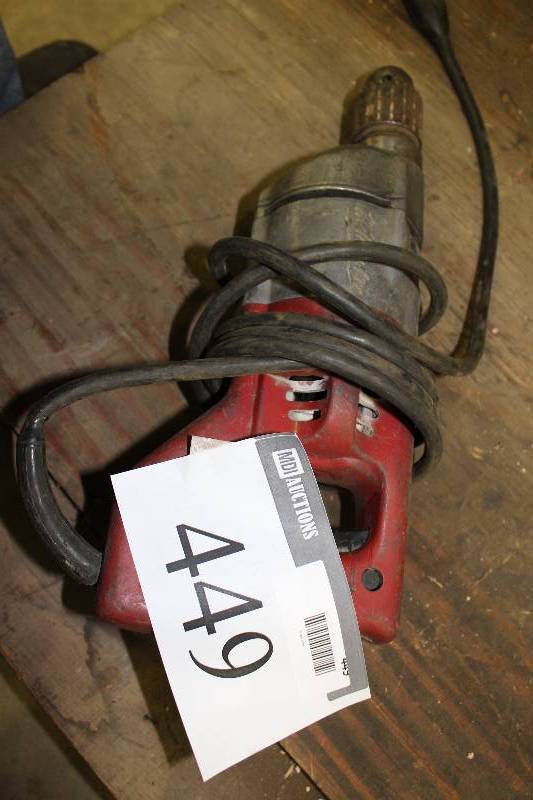 lot 449 image: Milwaukee Impact Driver.