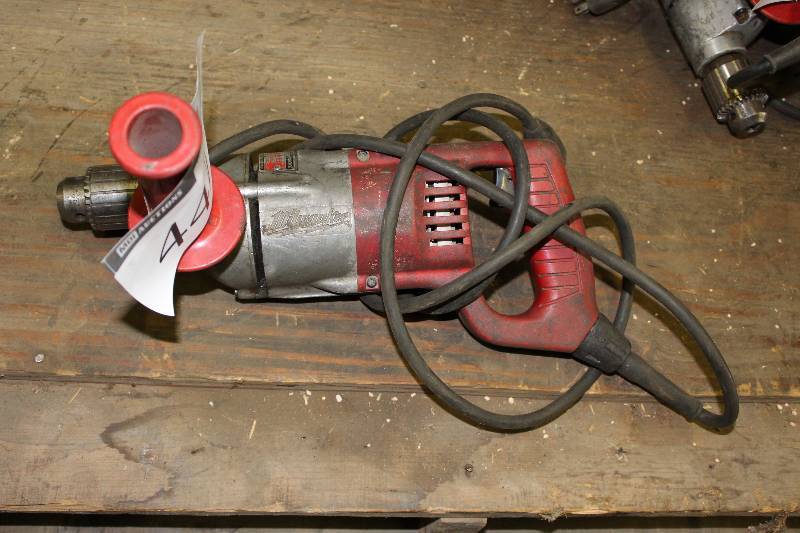 lot 442 image: Milwaukee Impact Driver wCord.