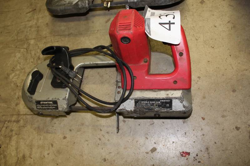 lot 435 image: Portable Band Saw wCord CHIG1567.