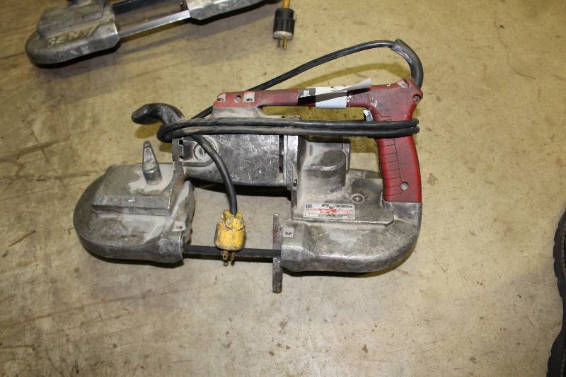 lot 434 image: Milwaukee Portable Band Saw wCord.