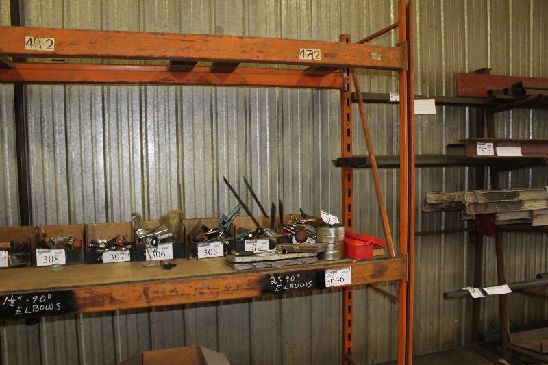 lot 646 image: Pallet Racking Lot Including Uprights, 8 x 2.5 (14) Cross Beams 8 x 2.5 (60).