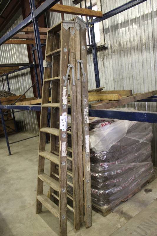 lot 652 image: Lot of (2) 8 Wooden Ladders.