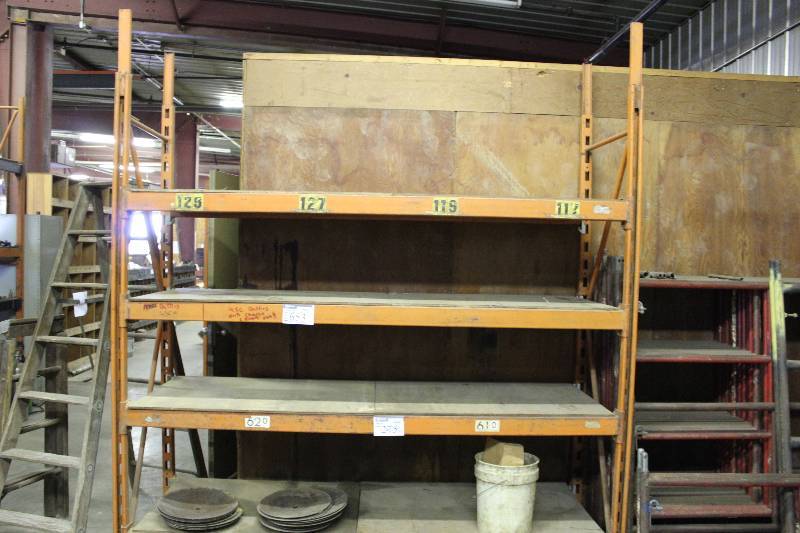 lot 653 image: Pallet Racking Lot Including Uprights, 8 x 2.5 (2) Cross Beams 8 x 2.5 (8).