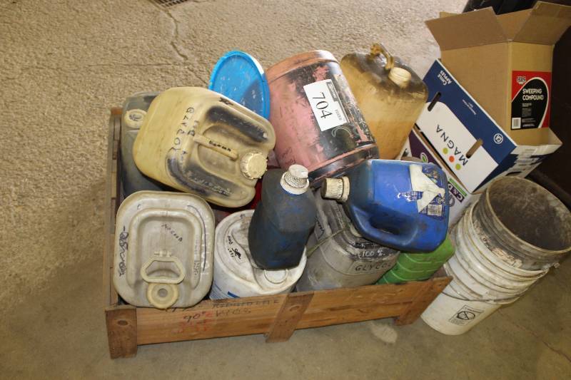 lot 704 image: Crate Lot of Miscellaneous Plastic Containers.