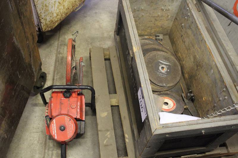 lot 706 image: Homelite XL-98 All-Purpose Saw wBlades & Storage Container.