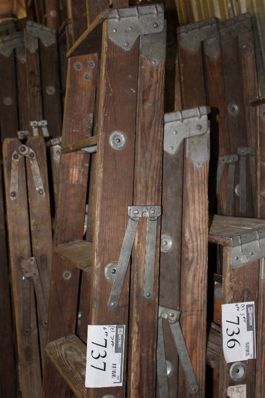 lot 737 image: Lot of (2) Wooden Ladders 7 & 6.